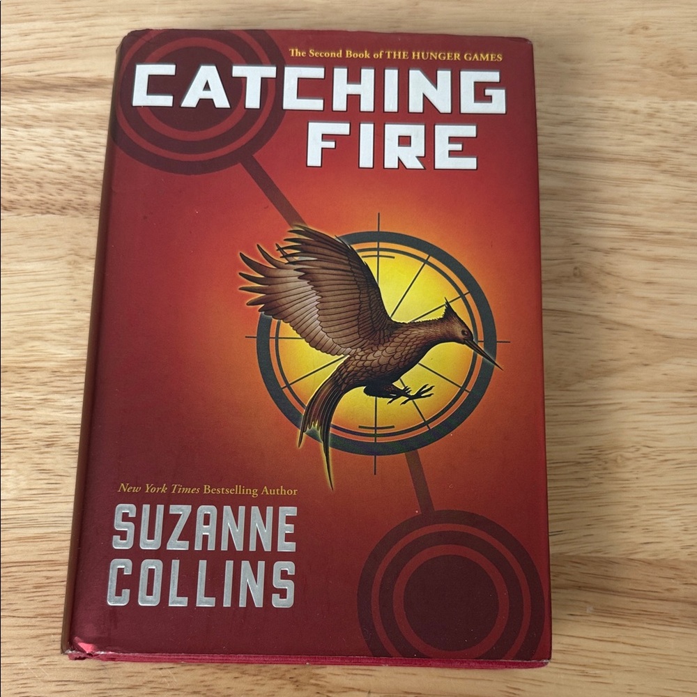 Book | Catching Fire by Suzanne Collins - Red Hardcover